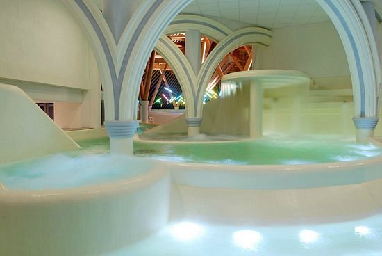 Thermes chaudes aigues