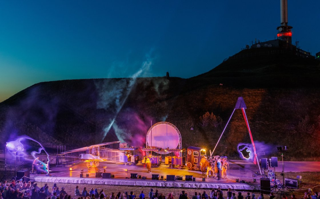 Spectacle nocturne au sommet du puy de Dôme, Les Nocturnes Entre Ciel et Terre