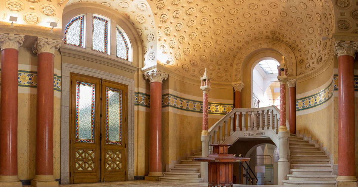 Visite du hall des Grands Thermes de Châtel-Guyon